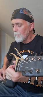 If you're a fan of Gordon Lightfoot, then let's go for a drive down that  ol' Carefree Highway ... cheers 🍻