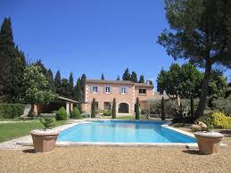 Epingle Par Le Clos Des Cypres Sur Piscine En 2020 Maison D Hotes Table D Hote Saint Remy De Provence