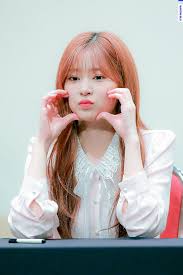Martini Blu On Twitter Kpop Girls Kim Min Celebrities
