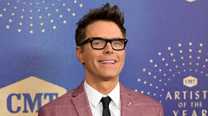 One person who is into the limelight because of his relationship is bobby bones. Bobby Bones Engaged To Girlfriend Caitlin Parker Entertainment Tonight