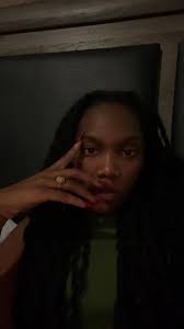 Ella Warner (@empress_khalifa)