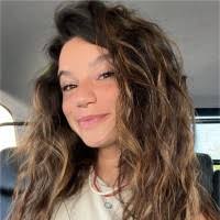 100+ profili “Deborah”