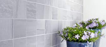 Our diverse product range includes plasterboard, steel framing systems, decorative, acoustic and air cleaning wall & ceiling linings, facade linings and plaster finishing compounds and accessories for internal applications. Knauf Diy Wande Verfliesen Knauf