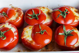 Ein Kostliches Rezept Fur Gefullte Fleischtomaten Mit Schafskase Und Knoblauch Und Noch Viele Weitere Mehr Findest Du Bei Bbq Fleischtomate Tomaten Schafskase
