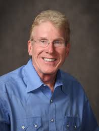 Orthopedic surgeon Robert Hunter accepts AANA service award