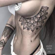 Et quoi de plus discret et indecelable que de se faire tatouer sur les cotes ? 50 Superbes Tatouages Cote Pour Femme Tatouez