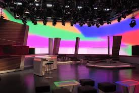 Simple, elegant, and so easy to use, the sunsetter motorized model (10 ft 2 in projection) opens smoothly, quietly, and effortlessly with one touch of the included remote control. Swr Stuttgart Dp Lighting Systems