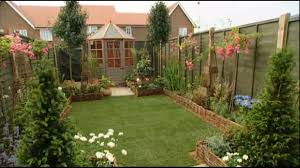 Ground Force Season 9 Episode 4 Isle Of Sheppey Beautiful Garden 35 X 15 Strip Of Gravel Between Little Wicker Fence Grass Garden Design Garden Plants