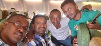 ሱፐር ስፖርት (DStv) በአማርኛ ኮሜንትሪ ዛሬ ጨዋታዎችን ማስተላለፍ ይጀምራል! ✓ ጁቬንቱስ Vs ሳሶሉ 8:30  ግርማቸውና ሃይለእግዚአብሔር ✓ ኖርዊች Vs አርሰናል 11:00 ማርቆስና ዮናስ ✓ ማን ዩናይትድ Vs አስቶንቪላ 1:30  ...