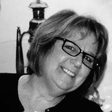 Janis Stone's Instagram, Twitter & Facebook