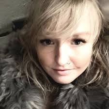 Kaitlin Woods's Instagram, Twitter & Facebook