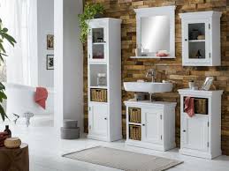 Rattankorbe Fur Ordnung Im Kleinen Bad Haus Stile Landhausstil Bad Set