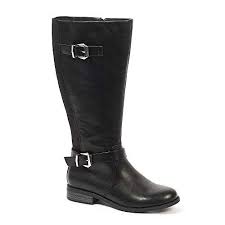 Parfait pour garder vos pieds au chaud pour les temps frais, vous pouvez choisir parmi des bottines pour femme, au mollet, au genou ou cuissardes. Epingle Sur Bottes Et Bottines Femme