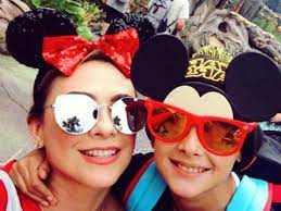 Sin embargo, tras la separación mucho se ha especulado sobre que el cantante no estaría cumpliendo con la. Exhiben Al Hijo Menor De Luis Miguel Y Aracely Arambula Por Primera Vez En Anos Y Se Desata Polemica Lo Ultimo Las Estrellas Tv