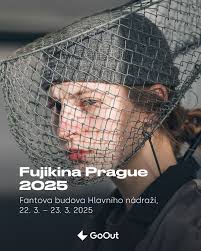 📷 Velká fotografická událost přijíždí do Prahy. Účastníky dvoudenního  festivalu Fujikina čekají výstavy, workshopy a renomovaní fotografové z  Česka i zahraničí. Vstupenky máme na webu GoOut.