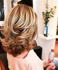 Spectacular Mid Length End Curls Hairstyles For Women To Get A Prominent Look Viral Hairstyle Medium Hair Styles Medium Layered Hair Mid Length Hair