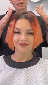 Para cuidar de um cabelo curto estilo joãozinho, aqui estão algumas dicas:,  Hidratação: Mesmo com pouco comprimento, é essencial manter o cabelo  hidratado. Use máscaras capilares e condicionadores ...