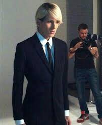 Jeffree Star In A Suit 3 Jeffree Star Jefree Star Jeffree Star Cosmetics