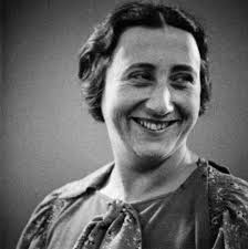 This photo, made in 1954 by Maria Austria, shows some of the pictures in  #AnneFrank's room, before it was a museum. One of the pictures