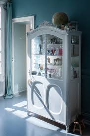 Cette exposition est la vitrine de l'association. Zoom Mobilier Le Meuble Vitrine Expose Vos Plus Beaux Tresors