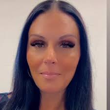 Nicole Beall's Instagram, Twitter & Facebook