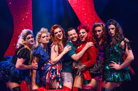 👠KINKY BOOTS EHK KIRGLIKUD KONTSAD x ROLLIDEBÜÜT👠 Cyndi Lauperi muusikal  🎉Täna 18.12 ja homme 19.12 on Charlie rollis Norman Salumäe. Täna on tema  esietendus uues rollis! Palju õnne ja edu! Charlie Price