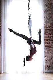Women S Fitness Workout Motivation Inspiration Aerial Yoga Acrobatics On Silks Yogabody Aerial Yoga Poses Aerial Yoga Air Yoga