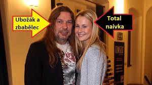 Oblíbená herečka se zřejmě nejvíce proslavila titulní rolí ve filmové pohádce tři oříšky pro popelku, mnozí také mají v paměti její barunku v televizním přepisu babičky boženy němcové z počátku 70. Petr Kolar Extra Cz