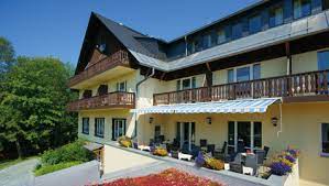 Ferienhotel haus am ahorn allows two pets of any size for a fee of eur 8 per pet, per night. Hotel Haus Am Ahorn