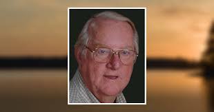 Dean Tubbs's Instagram, Twitter & Facebook