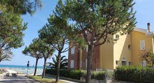 In ihren 35 ortschaften leben insgesamt 16.400 all diese fakten sollen die entscheidung eine wohnung in saalfelden zu kaufen erleichtern. Direkt Am Meer Adria Wohnung Terrasse Ascoli Piceno Italien Pi0338