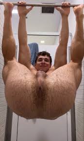 HOT* Canadian proudly shows body - ThisVid.com