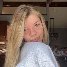 Ashley Buckler's Instagram, Twitter & Facebook