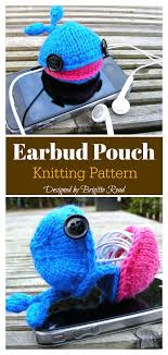 Mary has written great knitting pattern that you can download from her. Earbud Pouch Knitting Pattern