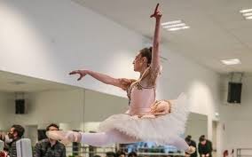 Discover more posts about philippe candeloro. Philippe Candeloro Fier Du Depart De Sa Fille Pour Pau Maya A Envie De Pouvoir S Exprimer Sur Scene