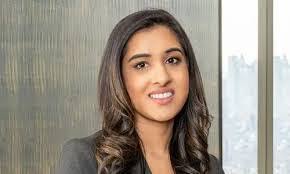 Tina Heald's Instagram, Twitter & Facebook