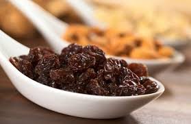 Les Raisins Secs A Quoi Servent T Ils Comment Les Consommer Ameliore Ta Sante Raisins Secs Snacks Sains Ameliore Ta Sante
