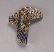 The egyptian vulture (neophron percnopterus) is the smallest of the four species of european vulture (the griffon vulture, bearded vulture and black vulture are the other three). Vulture Headdress Inlay Ancient Egyptian Jewelry Egypt Jewelry Vulture