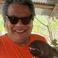 Stream episode El Gigante Iwa y El Mono Machin. Narración del Manuel Barba  by Abuelos que cuentan podcast