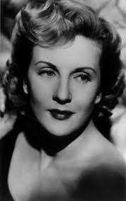 Daphne Dearing's Instagram, Twitter & Facebook