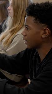 How do you support students in participating in class discussions? This  teacher uses a visual map called a web chat—so students begin to get a  sense of their connections and contributions to the ...