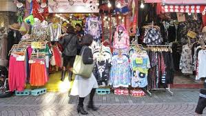 Cari bebek biru ini, untuk pengalaman belanja kosmetik seru di jepang, bahkan di jam 4 pagi! 10 Tempat Belanja Populer Di Jepang