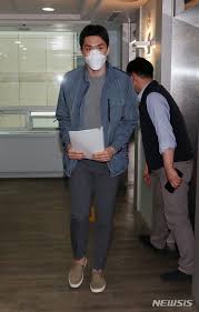 팀 주축 김종규 떠나버리고 김시래 트레이드 할려고 하고 조성민 고맙다고 한적없고 트레이드 시켜 버렸던 배병준 기승호 정창영 다 딴팀가서 훨훨 난건 뭐라고 설명을. 10btjkideinh6m