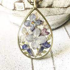 Real Lilac Flower Fern Lavender Antique Bronze Pendant Etsy In 2021 Purple Flower Necklace Flower Resin Jewelry Pressed Flower Necklace