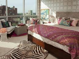 You'll have enough space small master bedrooms can go from cramped to cozy with the right design ideas. Bedroom Layout Ideas Hgtv