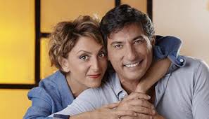 La moglie di emilio solfrizzi si chiama renata del turco, e la coppia ha avuto due figli, francesca e luca. A Testa In Giu Teatro Del Popolo Eventi A Firenze