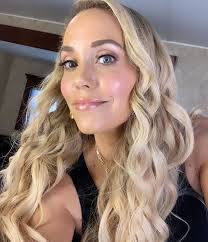 Lisa turtle (lark voorhies)