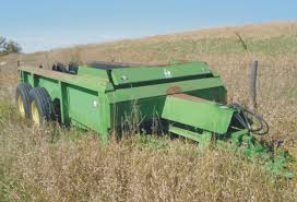 Degelman manure spreaders cut and tear material, drop heavier crumbled material to the next lower set of paddles for final. John Deere 34 Manure Spreader Parts Manual Business Industrial Heavy Equipment Manuals Books