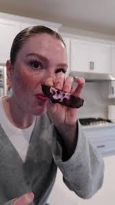 Amanda Marble's Instagram, Twitter & Facebook