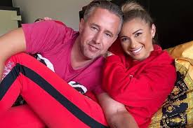 Laurențiu reghecampf și anamaria prodan au recunoscut joi că divorțează după 13 ani de căsnicie. Anamaria Prodan DeclaraÈ›ie De Dragoste Pentru Reghecampf E Iubirea VieÈ›ii Mele